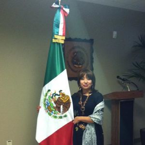 Meet your Posher, Amparo